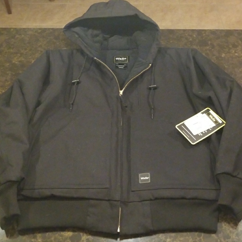 Men's NWT Walls Black Jacket